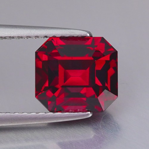 3.87 CT UNHEATED ! Earth Mined Rhodolite Garnet Emerald Cut From Tanzania - Bild 3 von 4