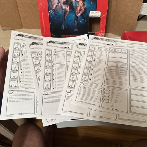 Hasbro Stranger Things Dungeons & Dragons Role Playing Game Starter Set - 第 6/9 張圖片