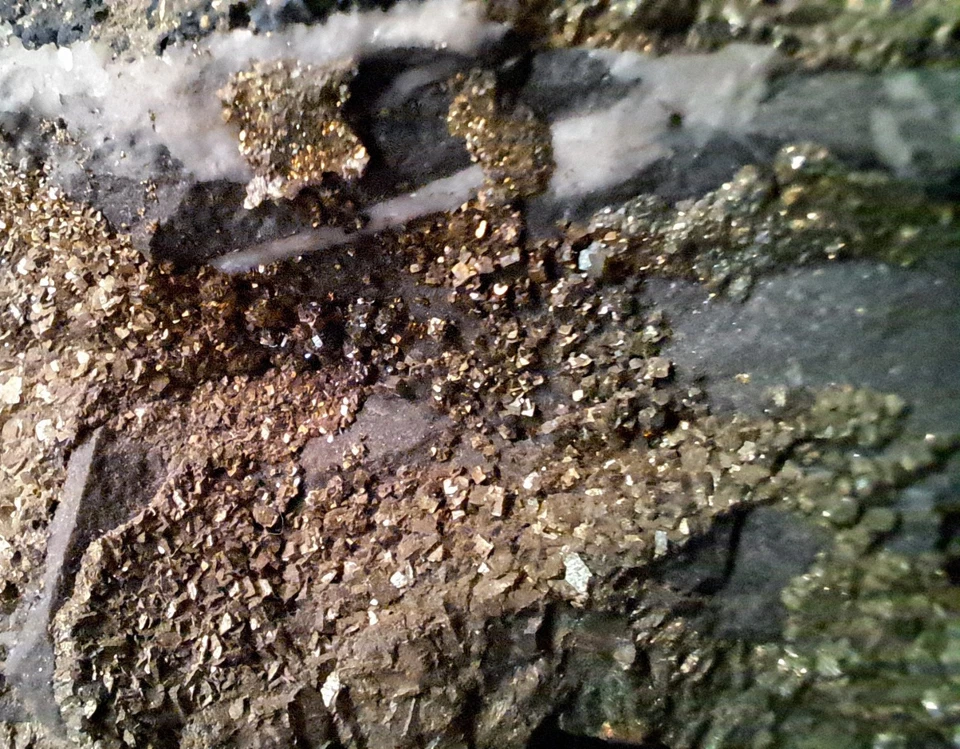 Rarität: Pyrit-Stufe, 3 Generationen, ca 570g, selten, dekorativ - Bild 4 von 4