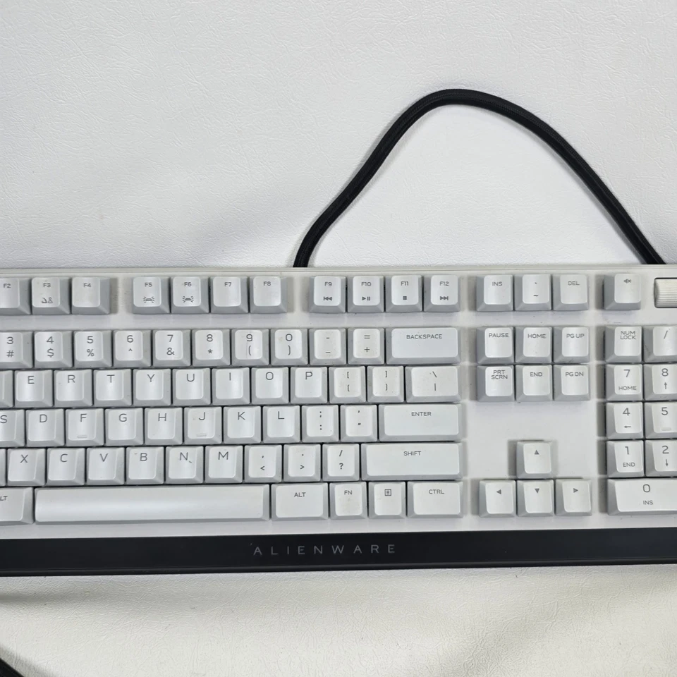 Alienware AW510K Wired Gaming Keyboard - Image 2 of 4