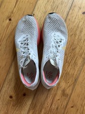 W ZOOMX VAPORFLY NEXT% 3FK (Damen / weiß / Gr. 40.5 (EU), 26cm)