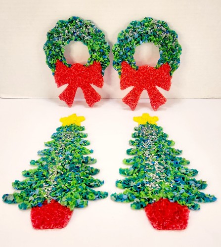4er Set Vintage Popcorn Weihnachtsbäume & Kränze aus geschmolzenem Kunststoff rote Schleifen silber - Bild 8 von 10