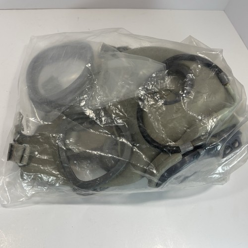Nuevo Kit de Supervivencia de Emergencia Máscara de Gas Militar Alemana/Checa M10M Filtros Bolsa - Imagen 7 de 10
