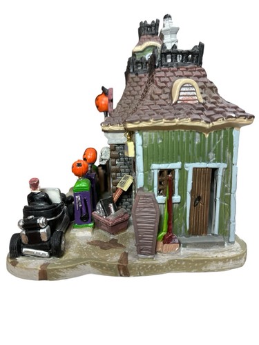 Lemax 2011 Spooky Town "Gas 'N Ghoul" Lighted Halloween Themed Building W/ Bulb - Picture 9 of 18