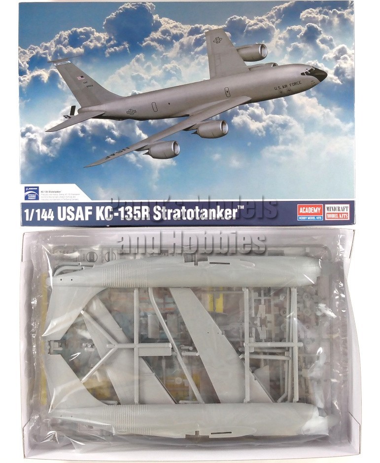 Boeing KC-135 KC-135R Stratotanker USAF 1/144 Scale Plastic