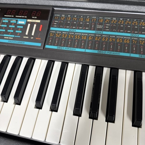 KORG POLY-800 Synthesizer - Picture 3 of 7