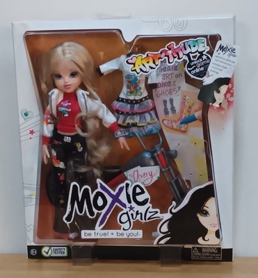 Moxie Girlz ART-TITUDE AVERY Doll with Bike, 2 Outfits, Earrings & Pens ~NEW!