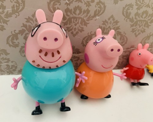 Peppa Pig Family figures bundle, Mummy Pig, Daddy Pig, Peppa & George #9 - Picture 2 of 4