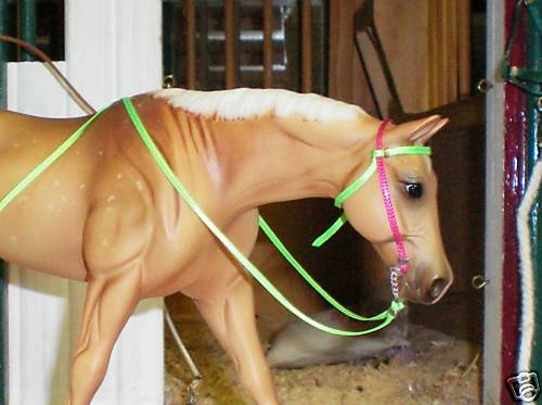 Jaapi PINK & GRÜN Western ZAUM - passt Breyer klassische Größe Modellpferde CM - Bild 1 von 1