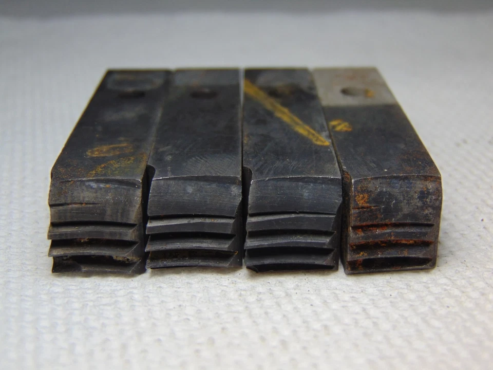 VINTAGE PIPE THREADER DIE REPLACEMENT PART TOLEDO 1 & 1A  USED HIGH SPEED 1 1/4" - Image 3 of 4