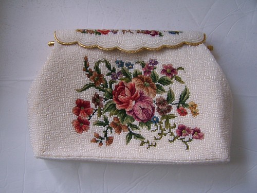 Borsa da sera vintage fatta a mano ricamata con perline Petit Point borsa Hong Kong - Foto 7 di 10