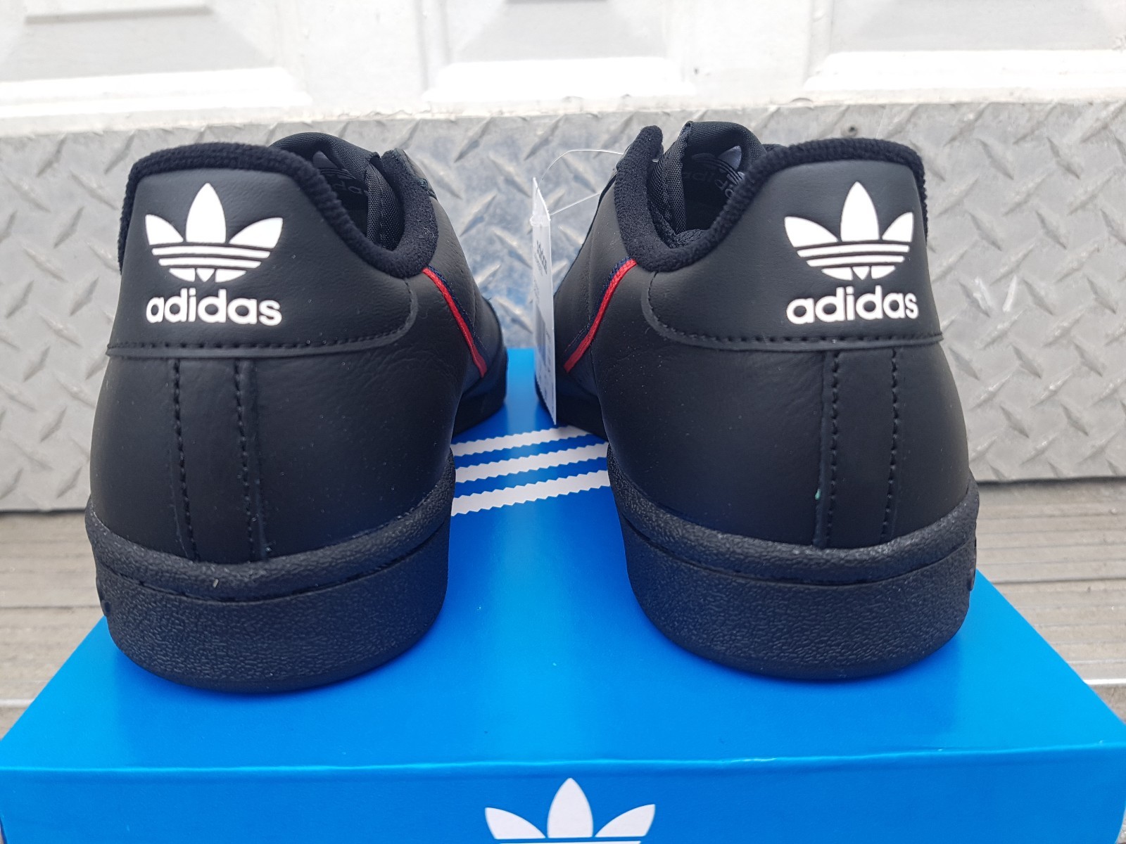 Di uomini nuovo nella scatola nera per uomini Di b41672 adidas continental 80 5d8024 Di uomini nuovo nella scatola nera per uomini Di b41672 adidas continental 80 5d8024