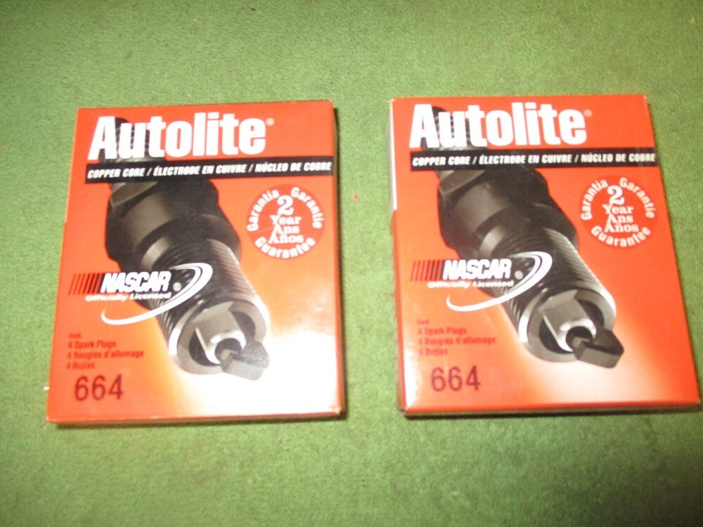 New Spark Plugs Autolite # 664  8  Multiple Applications   All 8 for 1 bid