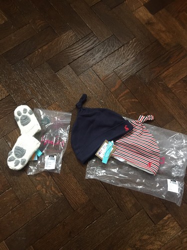 💕JOULES Baby Hand Stitched Paws Mittens 6-12 KOO Hats X 2 6-9 Bundle BNWT💕 - Picture 5 of 10