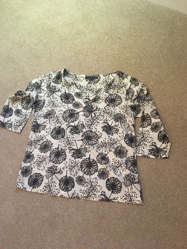 Lovely light floaty M&S Collection Textured Blouse top Size 10