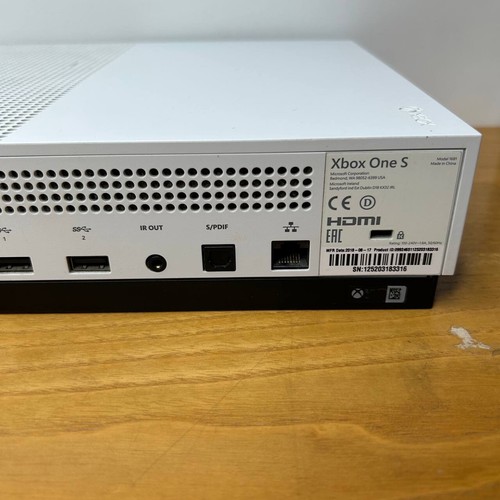 CONSOLE Microsoft Xbox One S 1TB CON LETTORE e CONTROLLER ROSSO originale+ CAVO - Foto 11 di 12