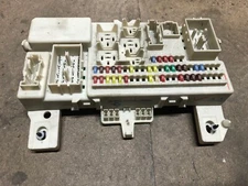 MAZDA 3 FUSE BOX RELAY COMFORT UNIT MODULE BCM BS4H66730E 519198063 RHD