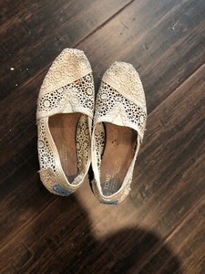 tan crochet toms