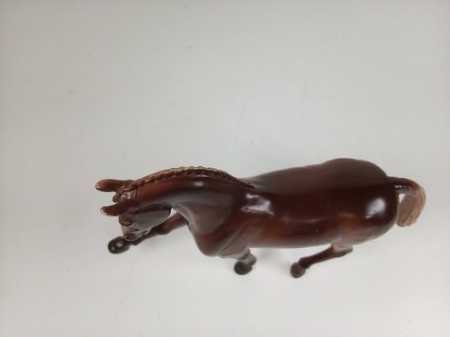 Breyer Reeves Chestnut Hanoverian Horse 2.75" Animal Figure 2010 - Picture 8 of 14