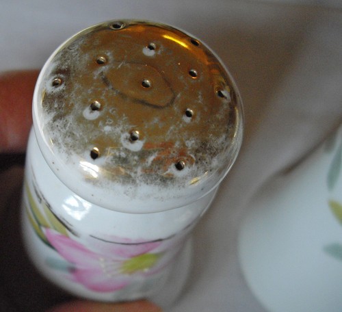 Vintage Noritake AZALEA Pink Flowers Gold Salt & Pepper Shakers Japan ~ Set of 2 - Picture 9 of 12