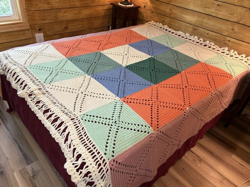 VTG Granny Square Blanket Throw Hand Made Crochet Patchwork Fringes Cottage - Picture 6 of 8