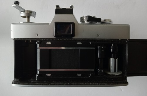 Minolta SRT201 35mm Camera Rokkor 58mm 1:14 Lens Plus extra SRT201 Body UNTESTED - Picture 5 of 10