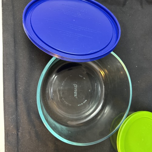 Vintage Set  3 Colorful Pyrex  Glass Food Storage Containers, 7, 2 & 1 Cup EUC - Picture 5 of 18
