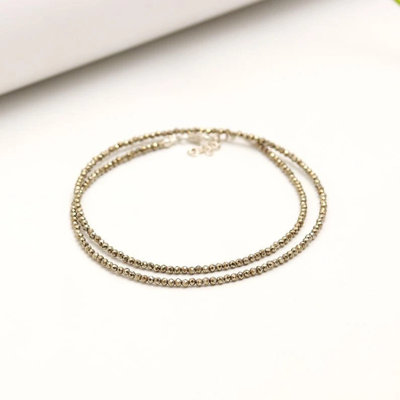 Hermosos collares redondos facetados de pirita dorada de 2-3 mm con cuentas para mujer de 18" Foto 2 de 4