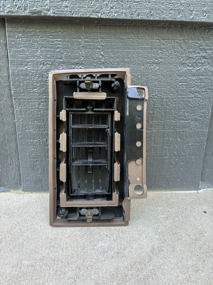 Camión Chevy GMC 88-94 BRONCEADO tablero ventilación moldura OEM GM C1500 K1500 Foto 4 de 4