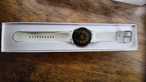 Samsung Galaxy Watch 4 SM-R 865F / In WEIß mit LTE - Bild 7 von 11