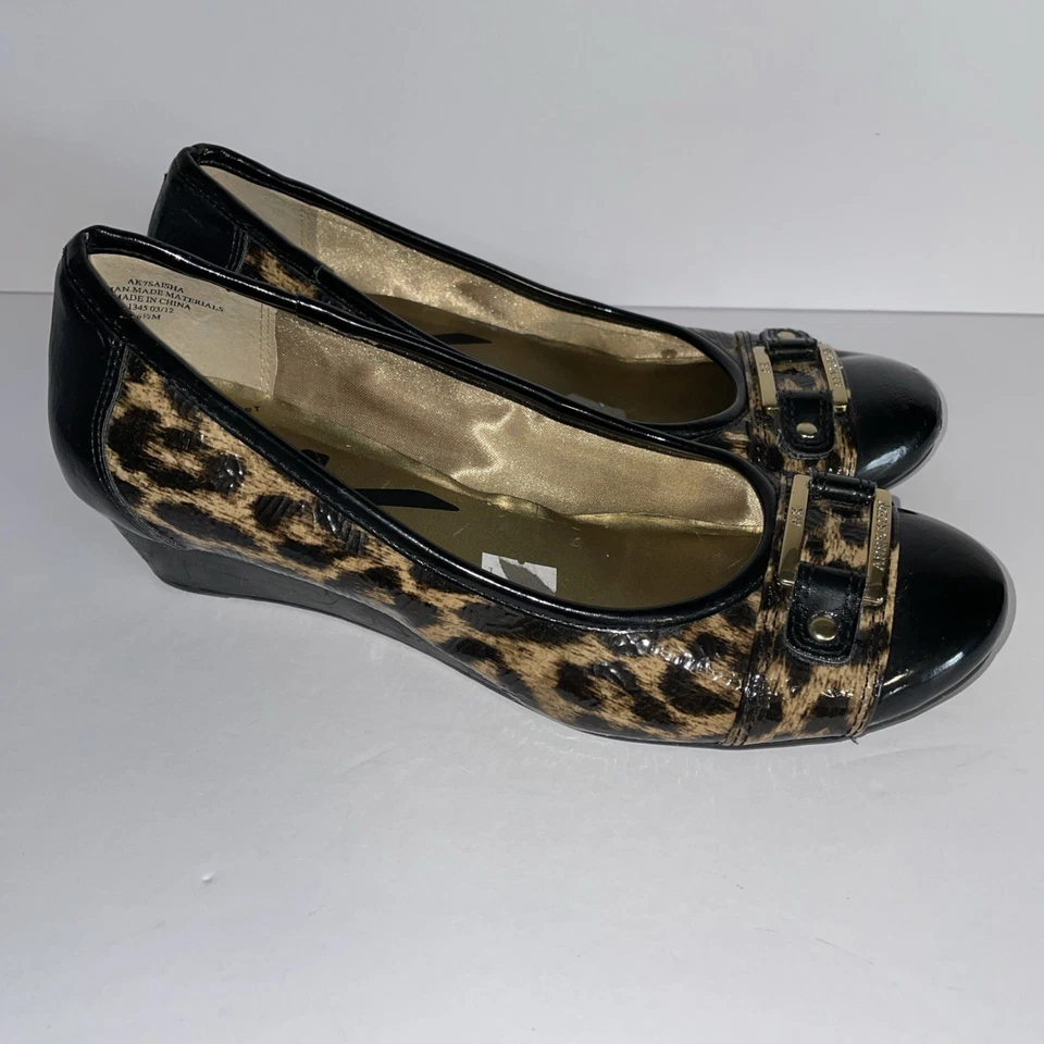 Zapatos de cuña Anne Klein deportivos con estampado de leopardo para mujer 6,5 M hebilla en tono dorado Foto 4 de 4