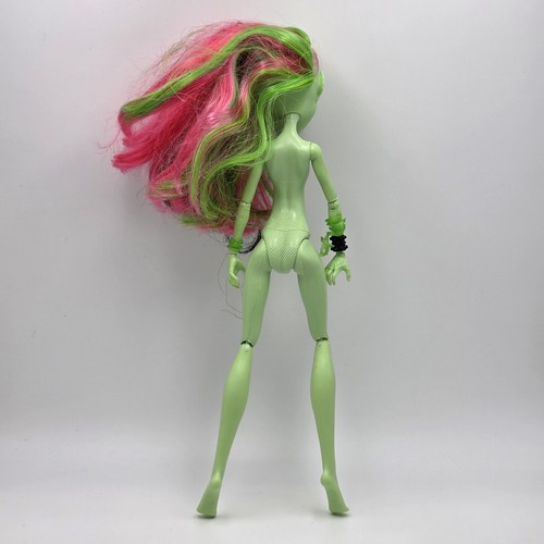 Monster High Doll Zombie Shake Rochelle Goyle & Nude Venus McFlytrap - *READ* - Picture 10 of 15