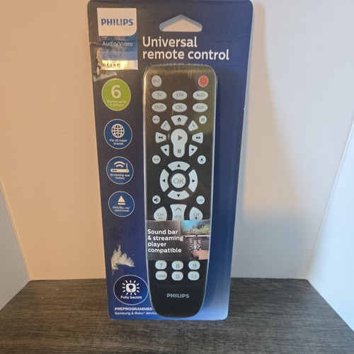 Philips 4 Device Elite Backlit Universal Remote Control   NEW - Picture 1 of 2