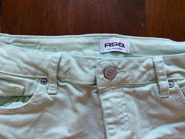 Picture 3 of 6