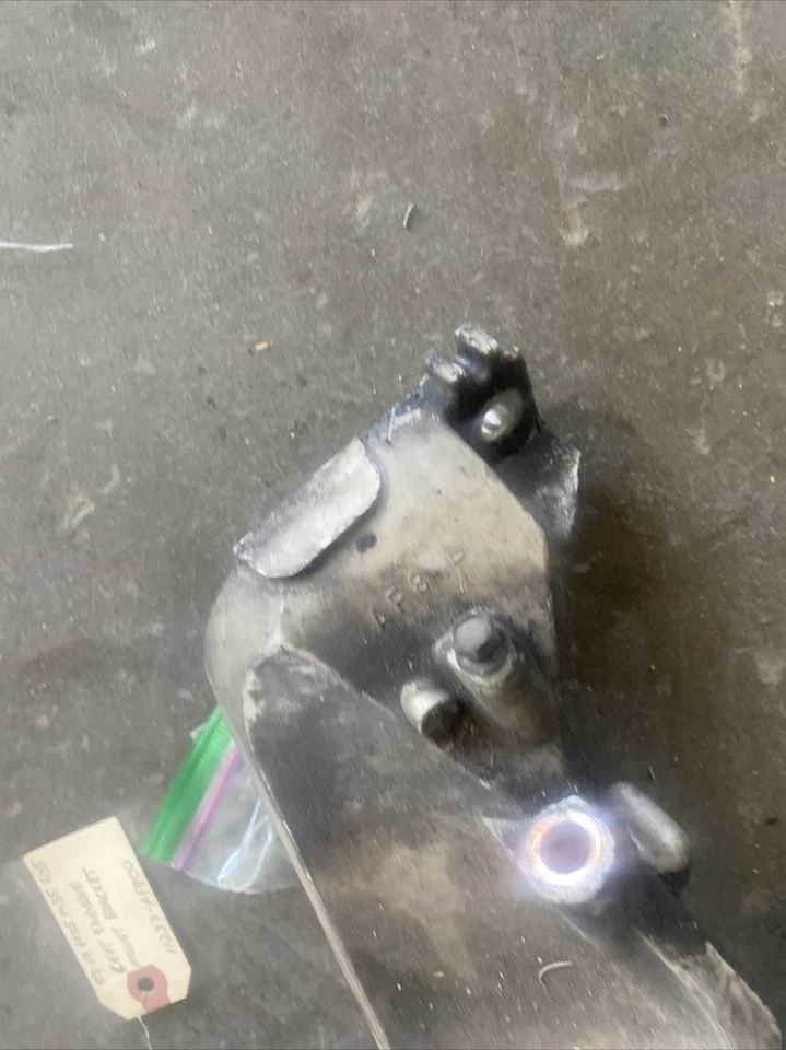 03-10 Infiniti M35 G35 FX35 AWD Left Engine Motor Mount Bracket 11233-AF800 — 第 2/4 张图片
