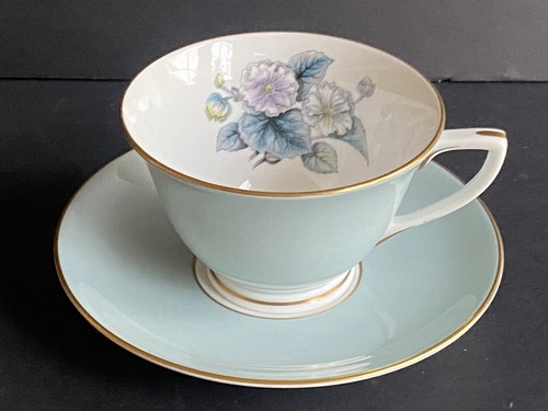 Taza de té y platillo Royal Worcester Bone China Woodland azul floral - Imagen 1 de 6