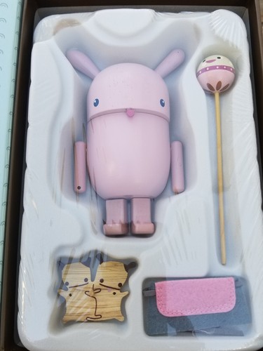 Figura de acción de juguete PECANPALS Noferin FANALLI MADERA ROSA doble globo vinilo urbano - Imagen 9 de 11