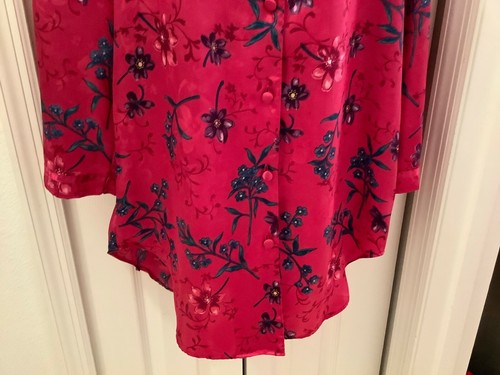 Camisa para dormir Moments Intimates para mujer satinada floral manga larga botón delantero pequeña - Imagen 5 de 10