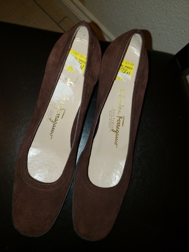 Salvatore Ferragamo Suede Tassel Loafers with Non Slip Rubber Soles - Size 7.5 - Picture 8 of 8
