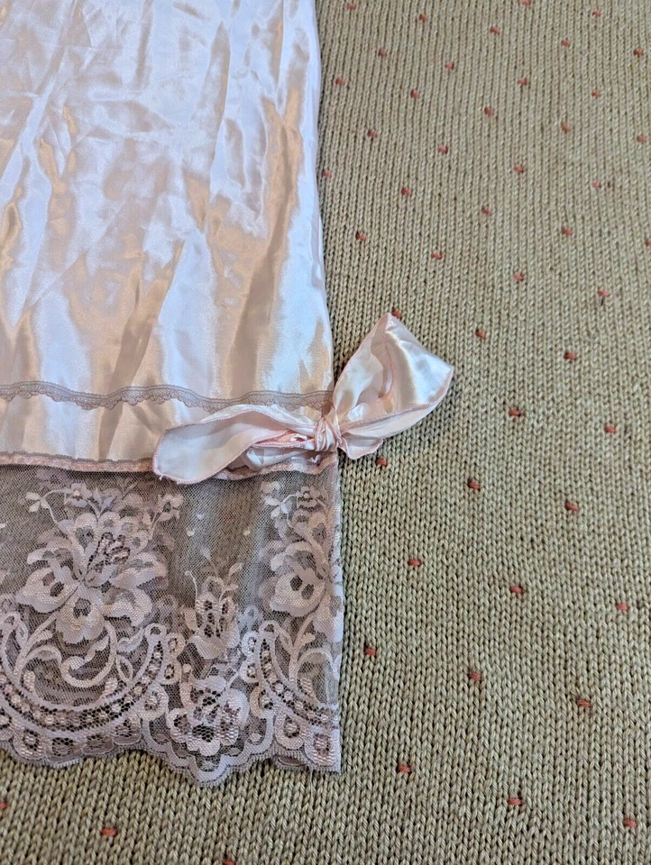 Lencería Colesce Couture Rosa Resbaladizo Brillante Satén Camisón Slip Grande Foto 3 de 4