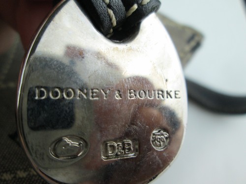 Bolso de Mano Dooney & Bourke Gris Lona 8" x 11" x 3.5" 9" Gota - Imagen 7 de 15