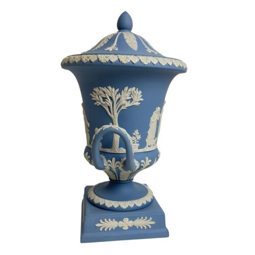 WEDGWOOD BLUE JASPERWARE PEDESTAL CAMPAGNA VASE WITH LID 12” TALL - Picture 4 of 17