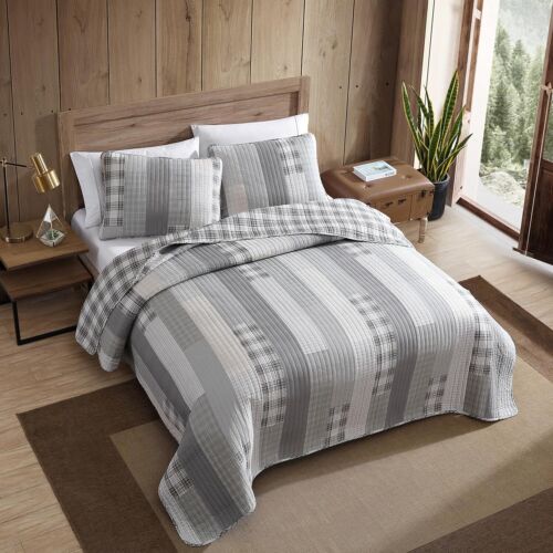 3-Piece King Quilt Set with Reversible Design - Cozy Cotton for Year-Round Use - Picture 4 of 10