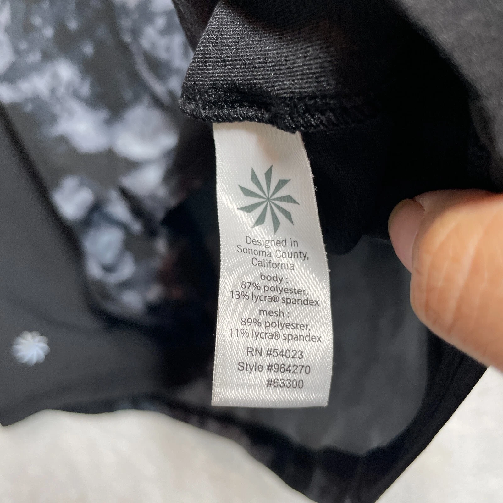 athleta long sleeve lightweight crew neck outdoors shirt