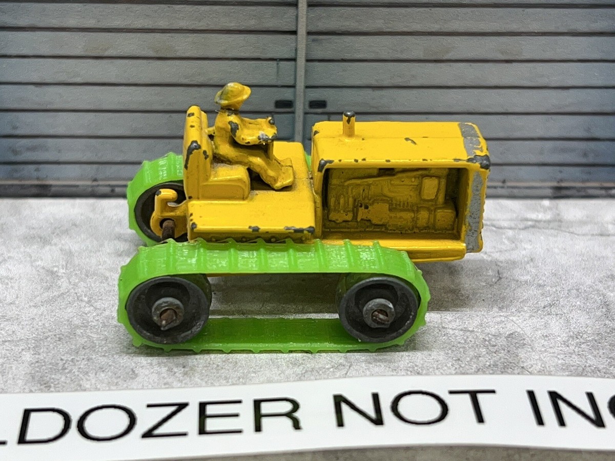 ミニカー MATCHBOX No.8 CATERPILLAR TRACTOR 1964 Vintage MATCHBOX Series No. 8: Yellow Caterpillar D8