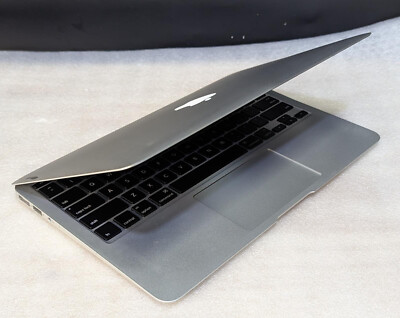 MacBook Air 11.6inch, Mid 2012 1.7GHz Intel Core i5 - 4GB MacBook Air 11.6inch, Mid 2012 1.7GHz Intel Core i5 - 4GB