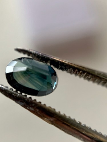Zafiro azul natural talla oval 0,74 kilates. 6x4 mm. Stock joyería años 80-90 - Imagen 5 de 8