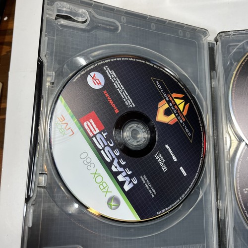 Mass Effect 2 -- Edizione da Collezione (Microsoft Xbox 360, 2010) {T} - Foto 4 di 10