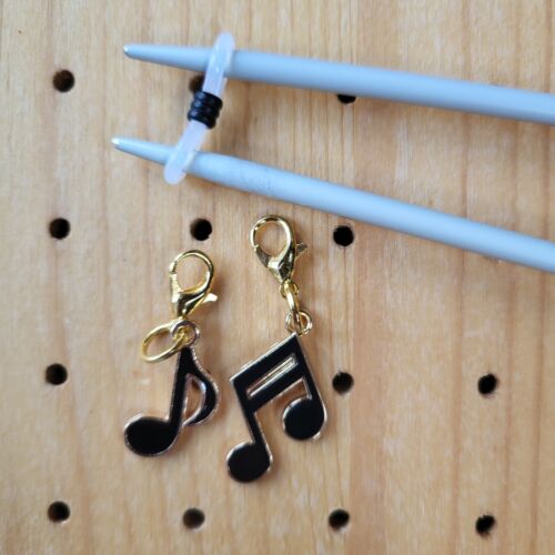  2x Stitch Markers Musical Notes On A Knitting Needle Minder Stopper  - Picture 1 of 2