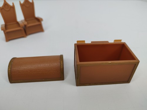 Monorail Cinderella Castle Playset -Replacement Pcs- Table, Chairs, Chest, Wall - Picture 5 of 16